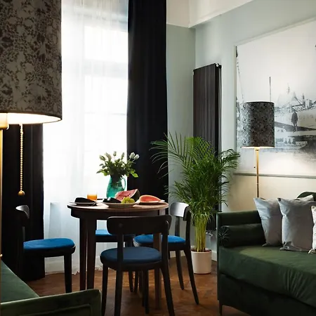 Lägenhetshotell Starowislna 77 *
