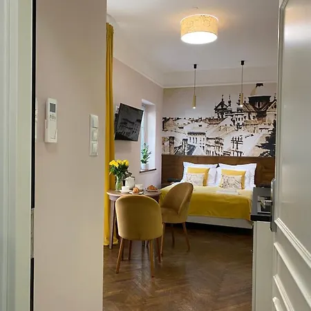 Aparthotel Starowislna 77 3*